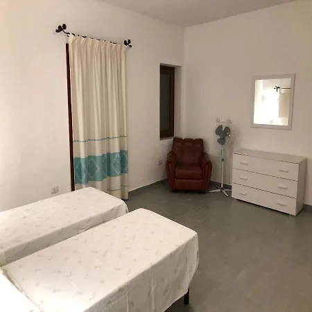 Sa Domo De Rosa בודוני