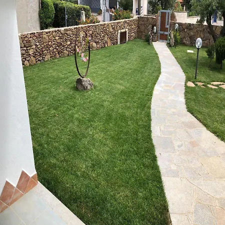 Sa Domo De Rosa Bed & Breakfast Budoni