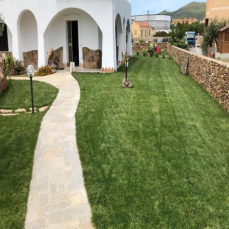 Bed & Breakfast Sa Domo De Rosa Budoni