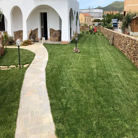Bed & Breakfast Sa Domo De Rosa Budoni