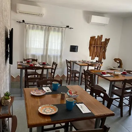 Bed & Breakfast Sa Domo De Rosa