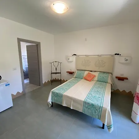 Bed & Breakfast Sa Domo De Rosa *