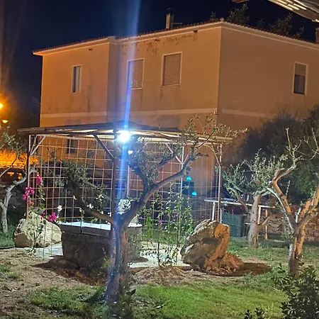 Bed & Breakfast Sa Domo De Rosa